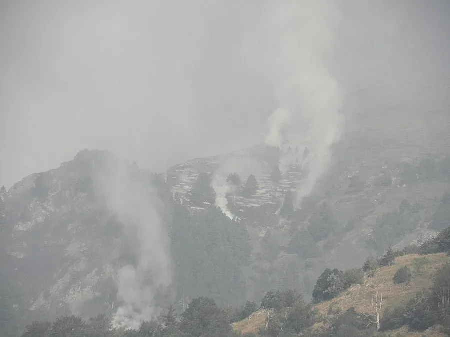 Продължава гасенето на пожара в Рила