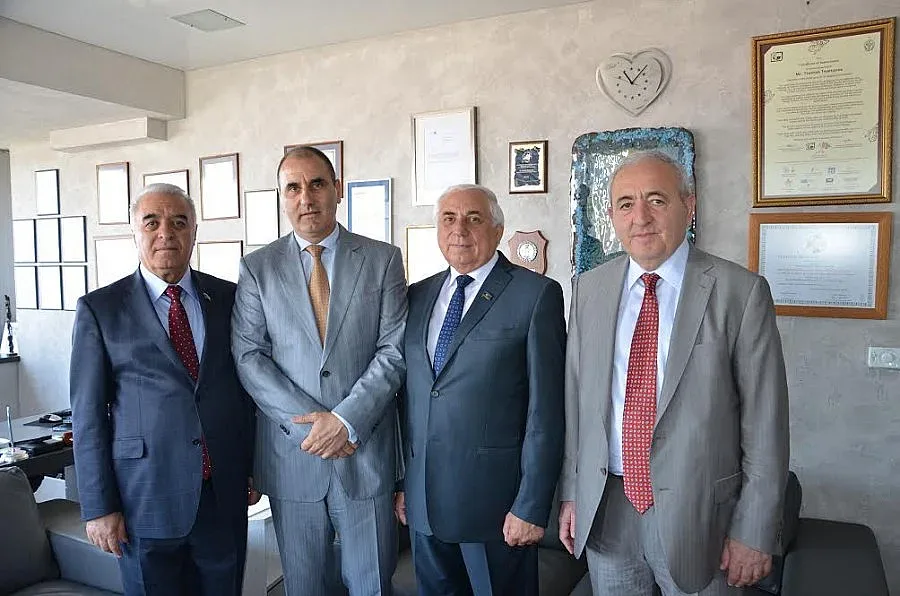 Партията на Илхам Алиев с делегация при ГЕРБ