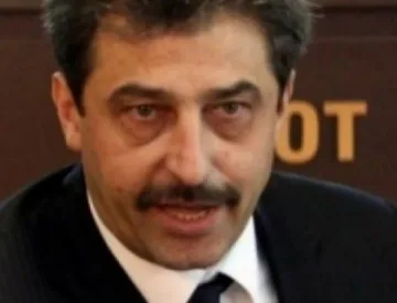 Kurir: Цветан Василев изнудва президента на Сърбия 