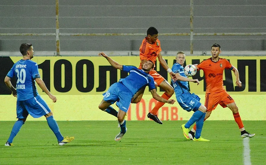 Спасили "Литекс" от линч на "Герена"