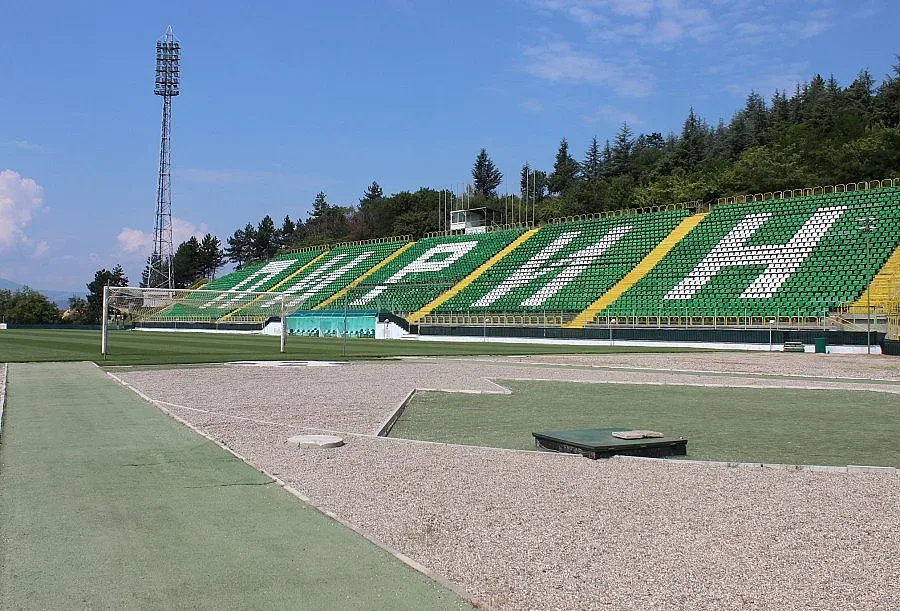 „Пирин” се хвърля за три точки срещу „Славия”