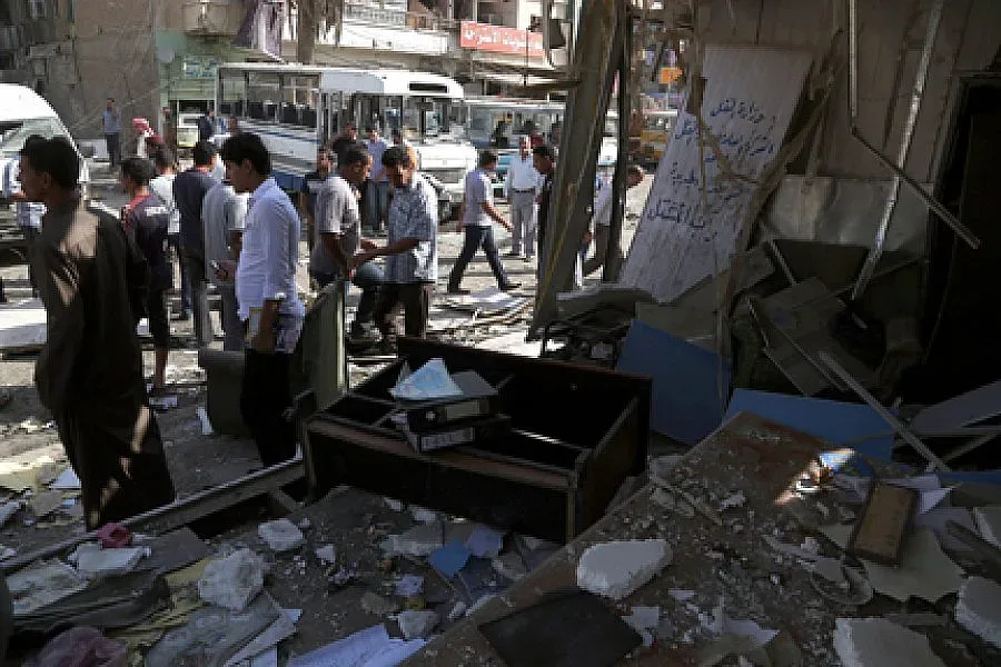 Самоубийствен атентат в Ирак уби на най-малко 12 души