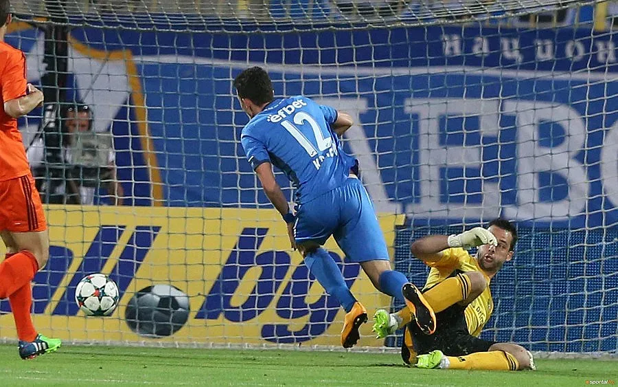 "Левски" и "Литекс" завъртяха 2:2 в екшън