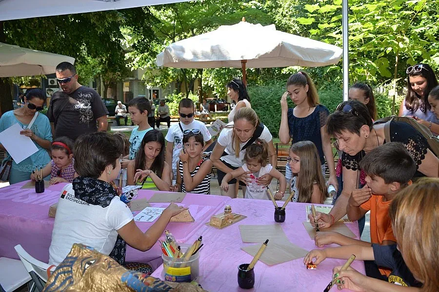 Деца „пътуваха” във времето с Музей на колела