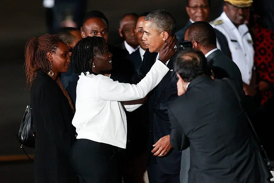 Обама вечеря с баба си в Кения 