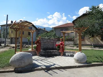 Столичани с бански корен откриха чешма в Банско 