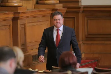 Българската армия помага за гасенето на пожара в Рила