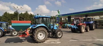 Земеделци блокираха шосетата с трактори (ОБЗОР)