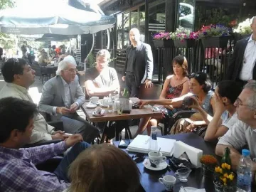 Местан на чай с "Протестна мрежа"