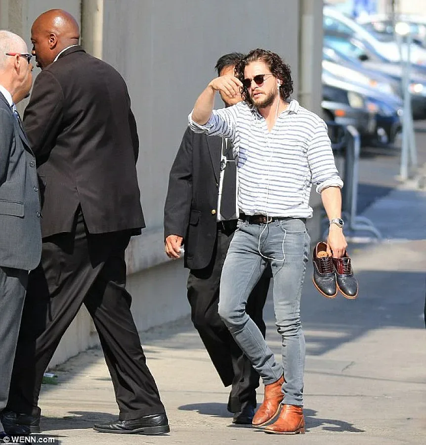 Джон Сноу е жив