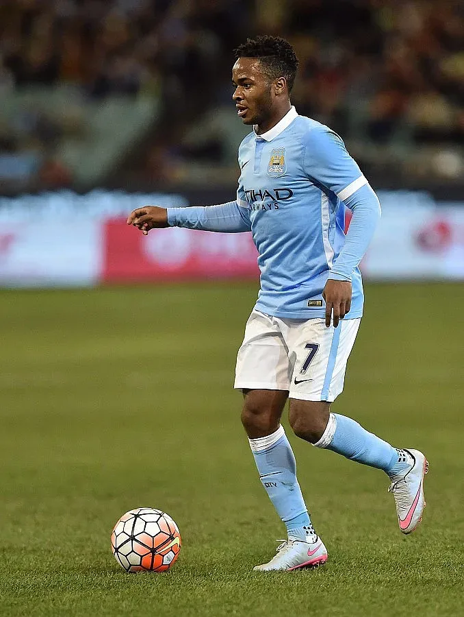 Стърлинг дебютира с гол за "Сити"