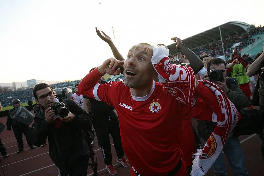 Марто в ЦСКА, Ганчев подрани със заплатите