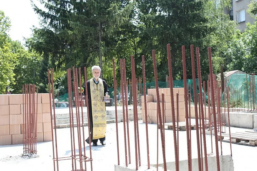 Подновиха градежа на църквата „Свети Цар Борис – Михаил І Покръстител”