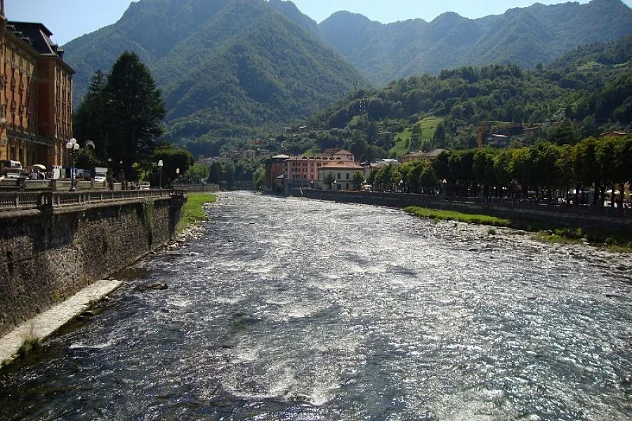 Продават древно село в Италия за Е21,5 млн.