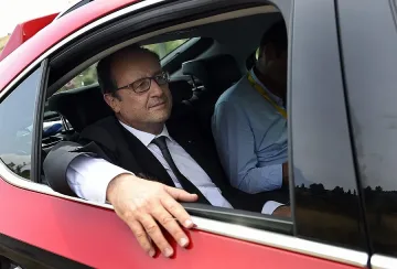 Оланд иска правителство на еврозоната (ОБЗОР)