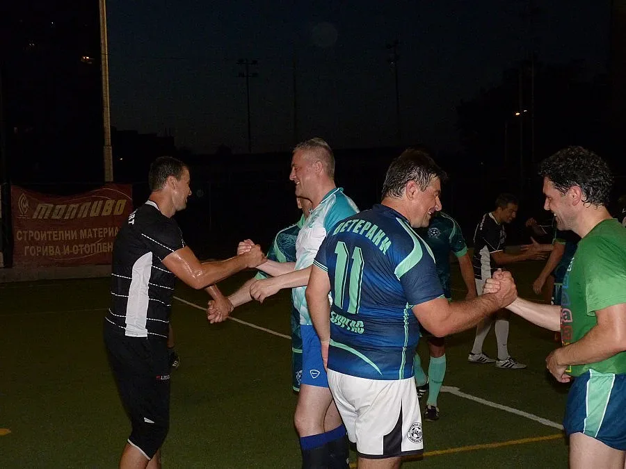 Министър и депутат излязоха един срещу друг във футболна битка