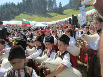 Трети ден надсвирване и надиграване на Рожен (ВИДЕО)