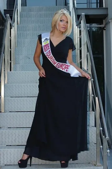 Наша хубавица стана "Мис Туризъм 2015"