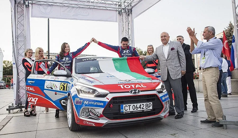 Пилотите на Hyundai Racing Trophy участваха в социална инициатива