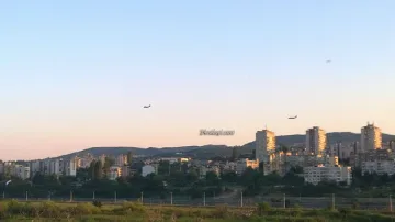 Военни самолети стряскат жители на Кърджали