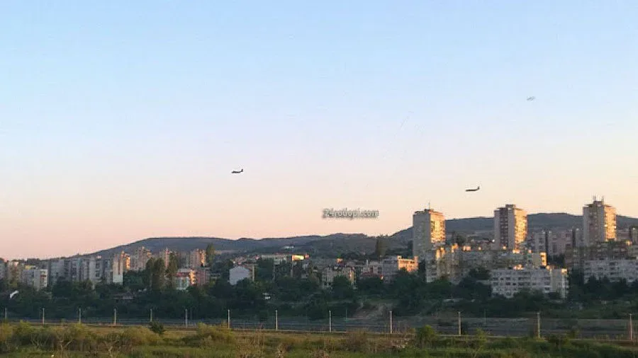 Военни самолети стряскат жители на Кърджали