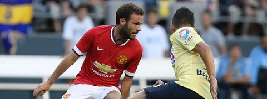 "Юнайтед" стартира с победа