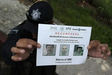 10 000 ченгета търсят Ел Чапо