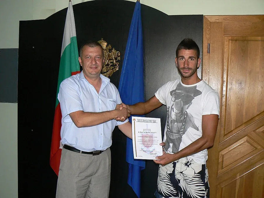 Футболист спаси дете на плажа във Видин