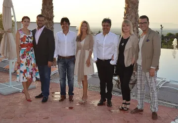 От двете страни на огледалото