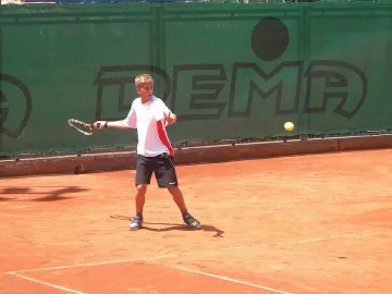 9 българи стигат 1/4 финал на Тенис Европа в СК "ДЕМА"