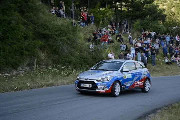 Пилотите на Hyundai Racing готови за Рали „България"