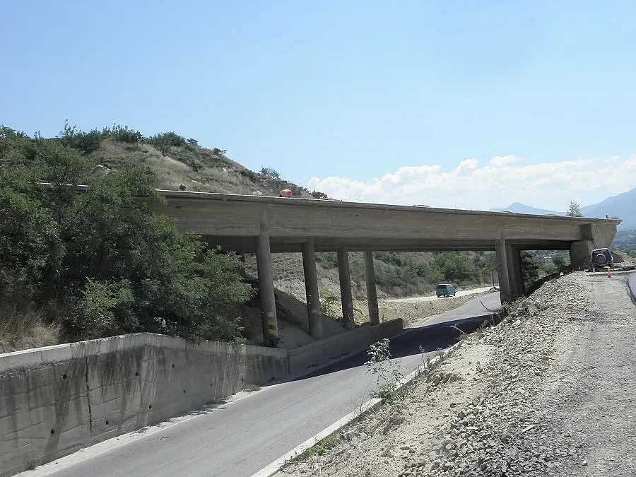 Пускат предсрочно пътя за Гърция, отлагат взривовете