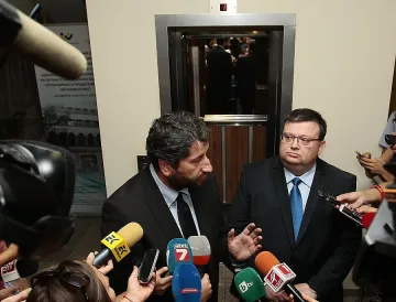 Цацаров и Христов свалят томахавките 