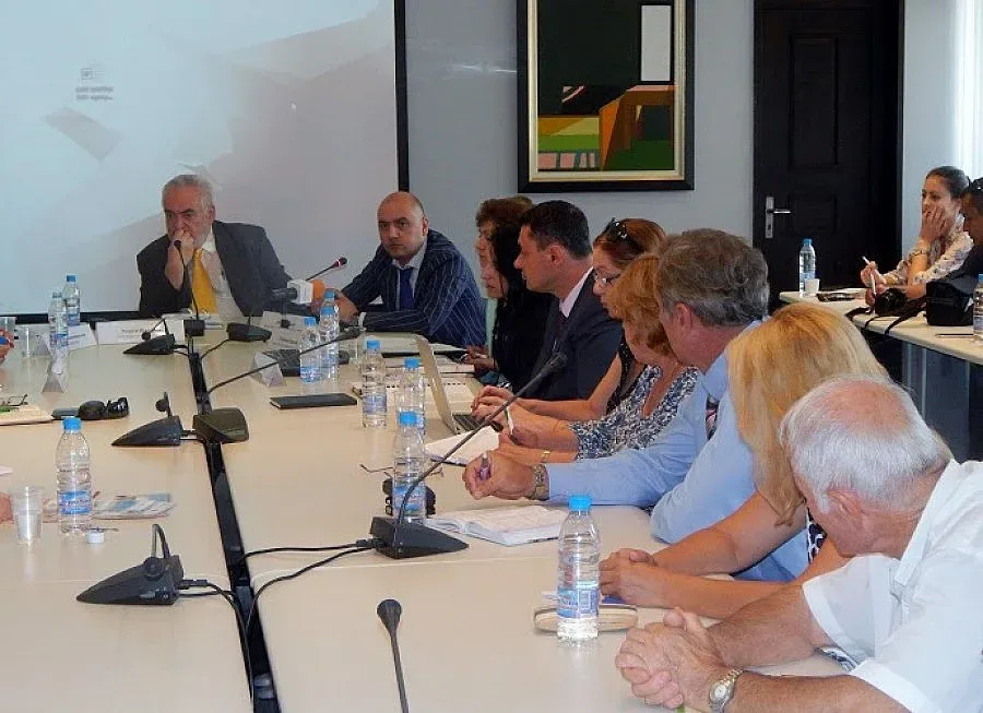 Фермери: 5% от храната в детските градини да е био