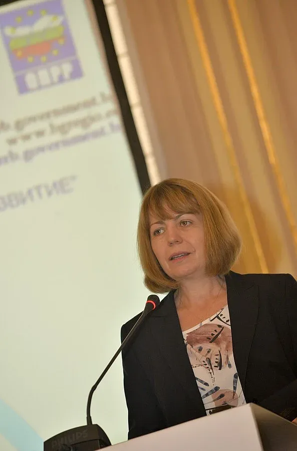 Ремонтът на "Руски паметник" приклюва до септември