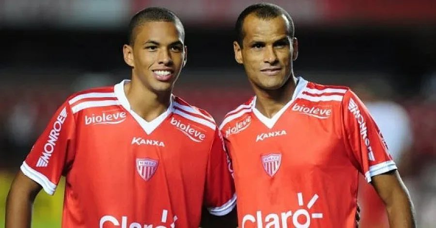 Ривалдо и синът му вкараха в един мач (ВИДЕО)