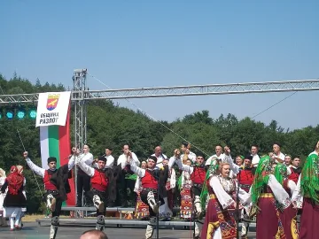 Гърци забравят за кризата с Ансамбъл „Пирин”