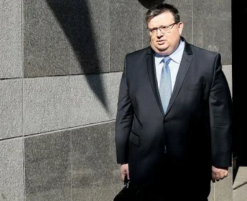 Стотици подкрепиха Цацаров