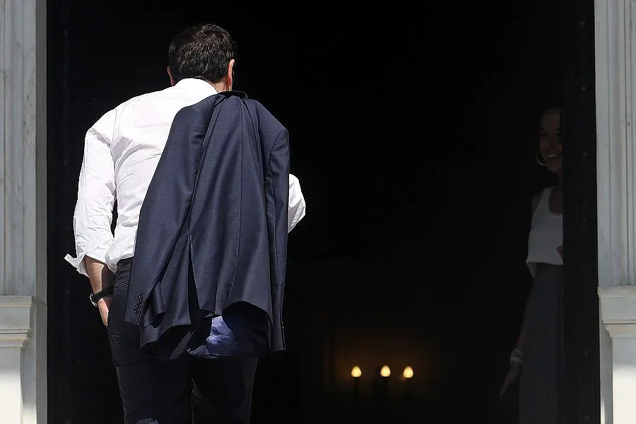 Bild: Ципрас подава оставка до дни