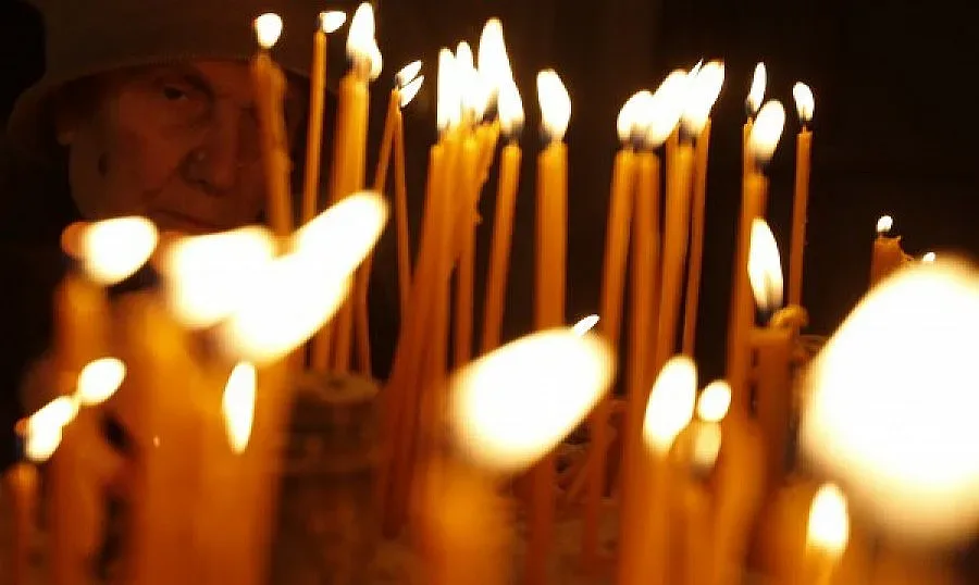 Поп сви 80 лева от храм за децата си