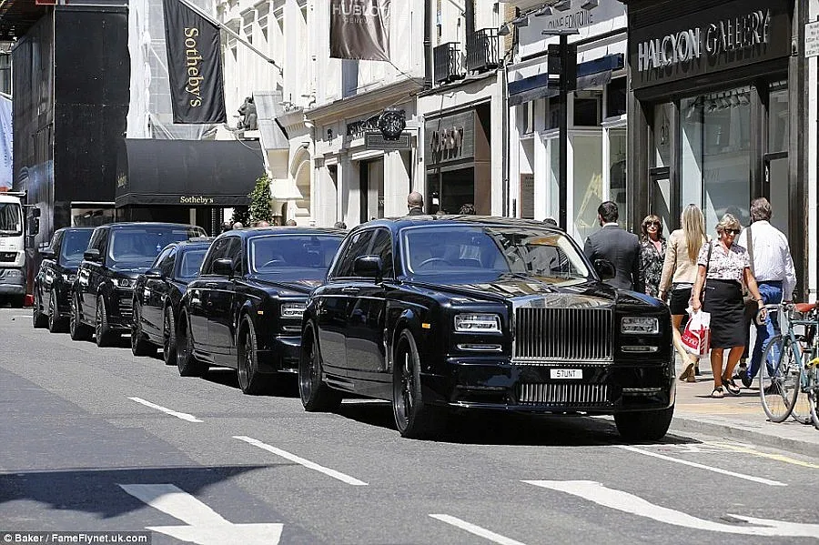 Зетят на Бърни като мутра, възмути Лондон (СНИМКИ)