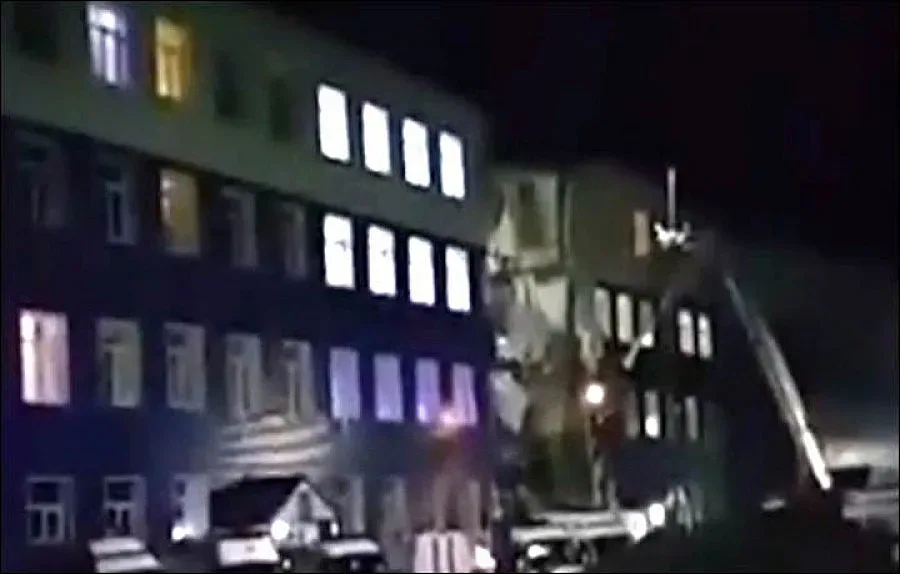 Казарма в Русия рухна, 12 са загинали