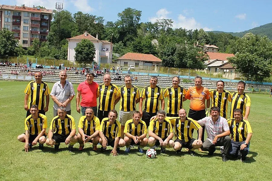 Футболисти ветерани участваха в международен турнир в Ардино