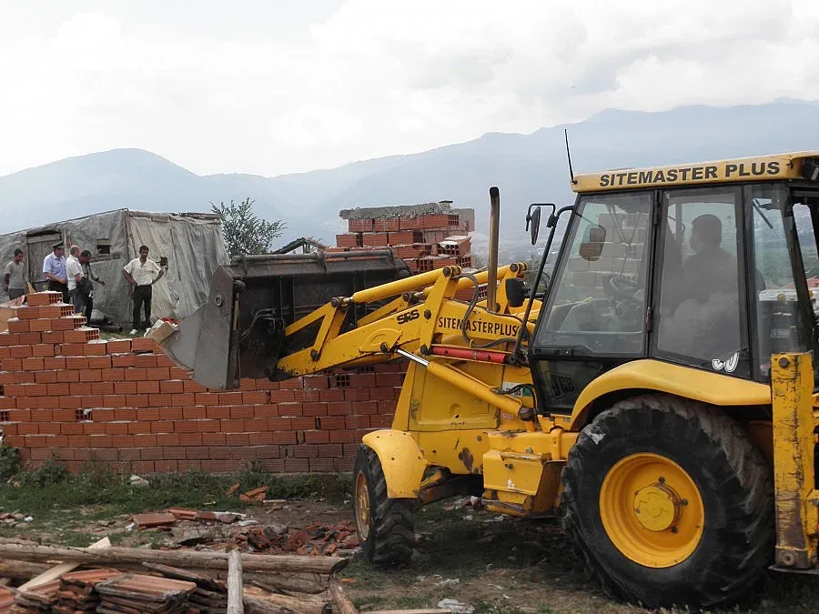 Писмо от Страсбург отлага събарянето на къщите в Гърмен