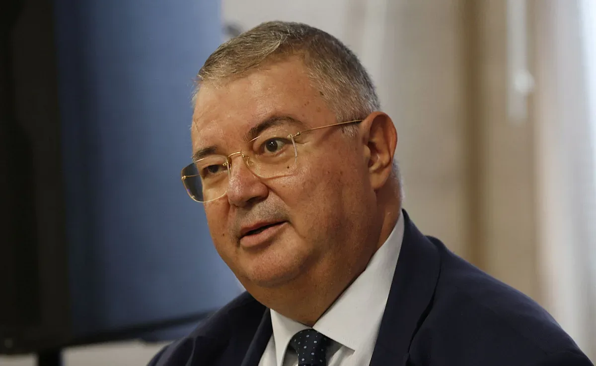 Извънредно! Социалният министър със съобщение за коледните добавки