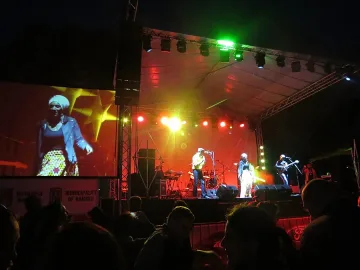 Хиляди пяха и танцуваха на фестивал в Банско