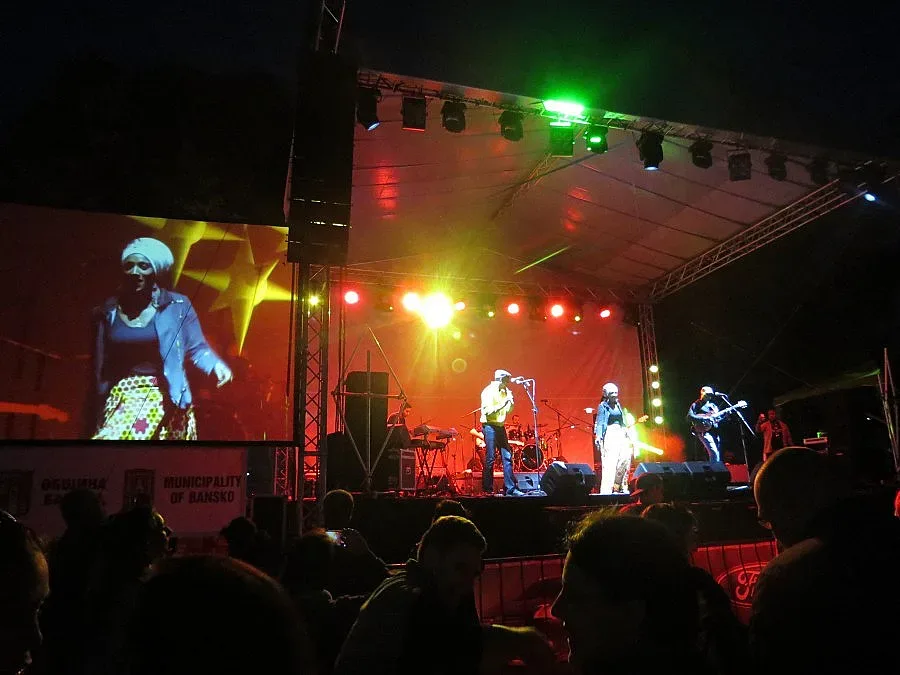 Хиляди пяха и танцуваха на фестивал в Банско