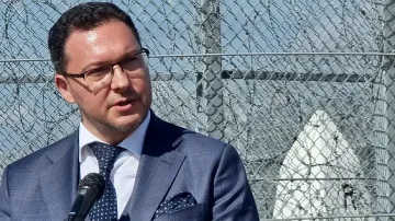 Министър Митов отсече за тол камерите и побоя в Русе