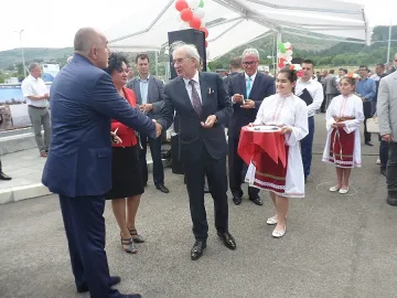 Кафе с благодаря за Бойко и Местан (ОБЗОР)
