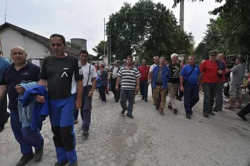 Служители на ТЕЦ „Марица 3" протестират